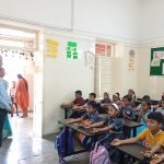 म. ए. सो. भावे प्राथमिक शाळेत नवागतांचे उत्साहात स्वागत नवीन शैक्षणिक वर्षाच्या प्रारंभी म. ए. सो. भावे प्राथमिक शाळेत नवागत विद्यार्थ्यांचे उत्साहपूर्ण वातावरणात स्वागत करण्यात आले. यावेळी शिक्षकांनी विद्यार्थ्यांचे औक्षण करून त्यांचे शाळेत स्वागत केले. विद्यार्थ्यांच्या स्वागतासाठी शाळा आकर्षक पद्धतीने सुशोभित करण्यात आली होती. या प्रसंगी विद्यार्थ्यांना पाठ्यपुस्तकांचे वाटप करण्यात आले. तसेच विद्यार्थ्यांच्या शालेय प्रवासाची संस्मरणीय सुरुवात म्हणून त्यांच्या हातांचे ठसे घेण्याचा उपक्रमही राबविण्यात आला. कार्यक्रमास संस्थेचे मुख्य कार्यकारी अधिकारी श्री. सचिन आंबर्डेकर, शाळेच्या महामात्रा डॉ. मानसी भाटे उपस्थित होत्या . माननीय मुख्याध्यापिका सौ. ललिता कारंडे तसेच माननीय उपमुख्याध्यापिका सौ. वृषाली ठकार व उपस्थित मान्यवरांनी विद्यार्थ्यांना नवीन शैक्षणिक वर्षासाठी शुभेच्छा दिल्या. या स्वागत समारंभामुळे नवागत विद्यार्थ्यांमध्ये शाळेविषयी आपुलकी, उत्साह आणि आनंदाचे वातावरण निर्माण झाले. विद्यार्थी, पालक आणि शिक्षक यांच्या सहभागामुळे कार्यक्रम आनंददायी व संस्मरणीय ठरला. 📚🌸🎉